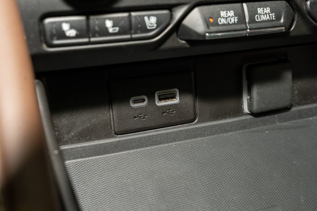 Used 2023 Chevrolet Tahoe High Country w/ Premium Package 2 image 19