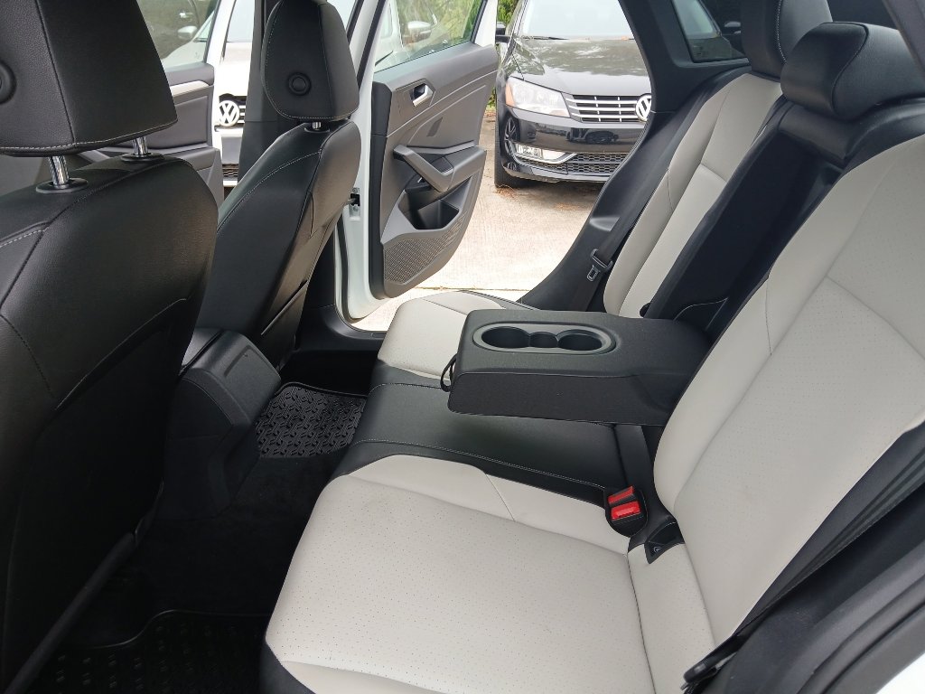 Used 2019 Volkswagen Jetta R-Line FWD image 20