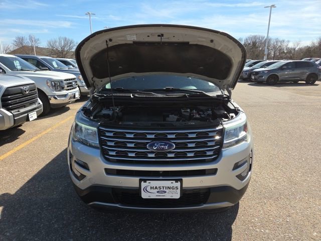 Used 2017 Ford Explorer Limited image 12