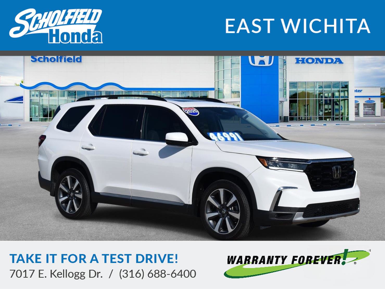 Used 2025 Honda Pilot Touring image 1