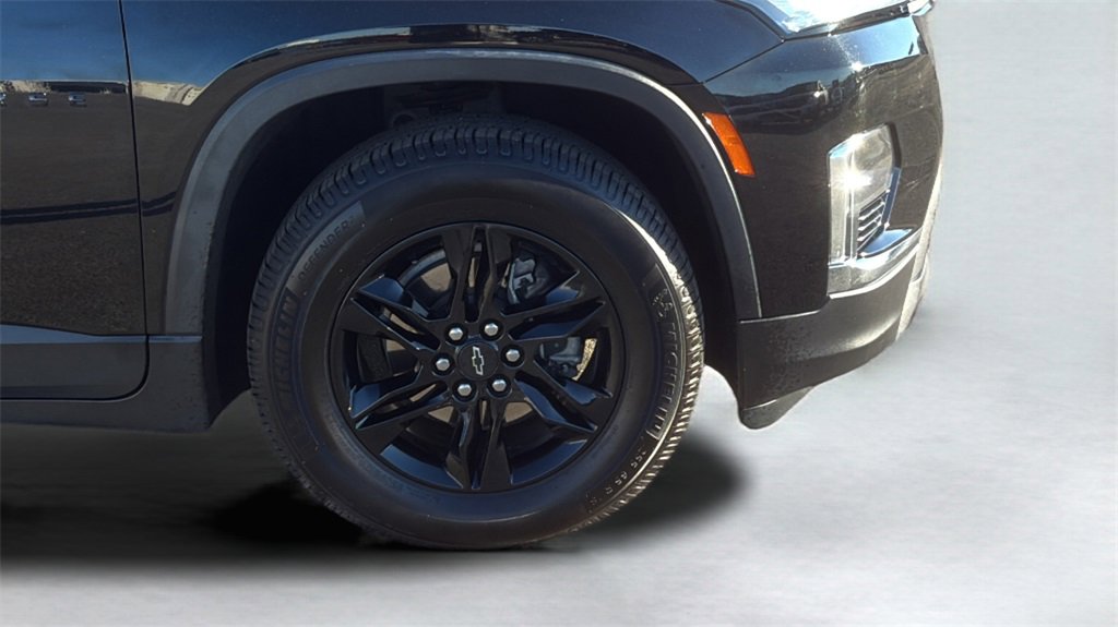 Used 2023 Chevrolet Traverse LT image 23