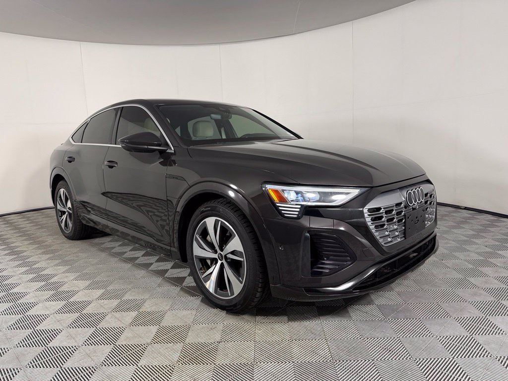 Used 2024 Audi Q8 e-tron Premium Plus w/ Premium Plus Package AWD/4WD image 5