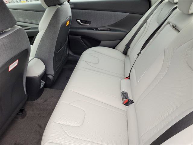 New 2025 Hyundai Elantra Limited image 13