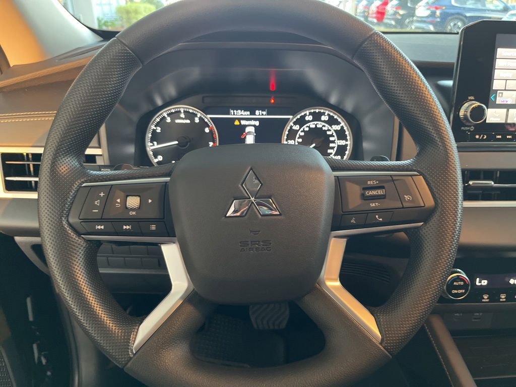 Used 2024 Mitsubishi Outlander ES image 36