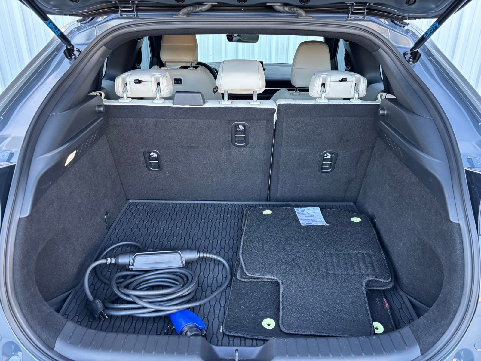 Used 2022 MAZDA MX-30 Electric w/ Premium Plus Pkg image 30