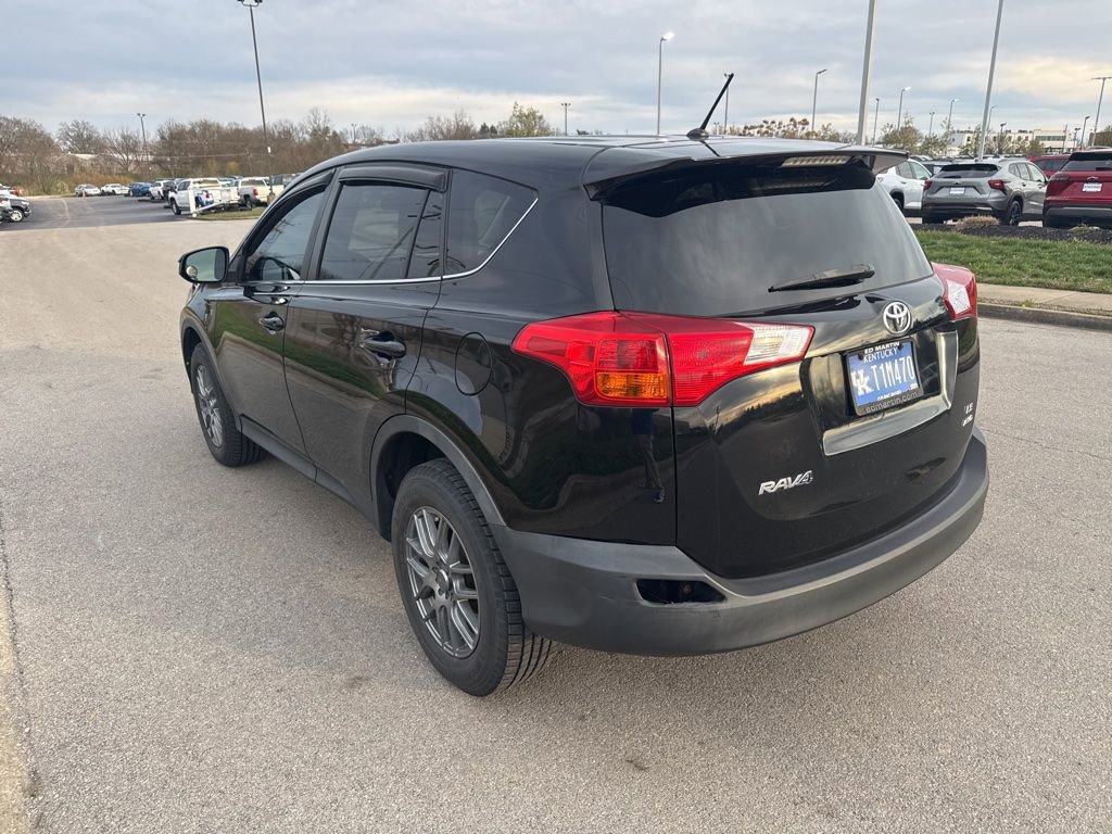 Used 2015 Toyota RAV4 LE image 4