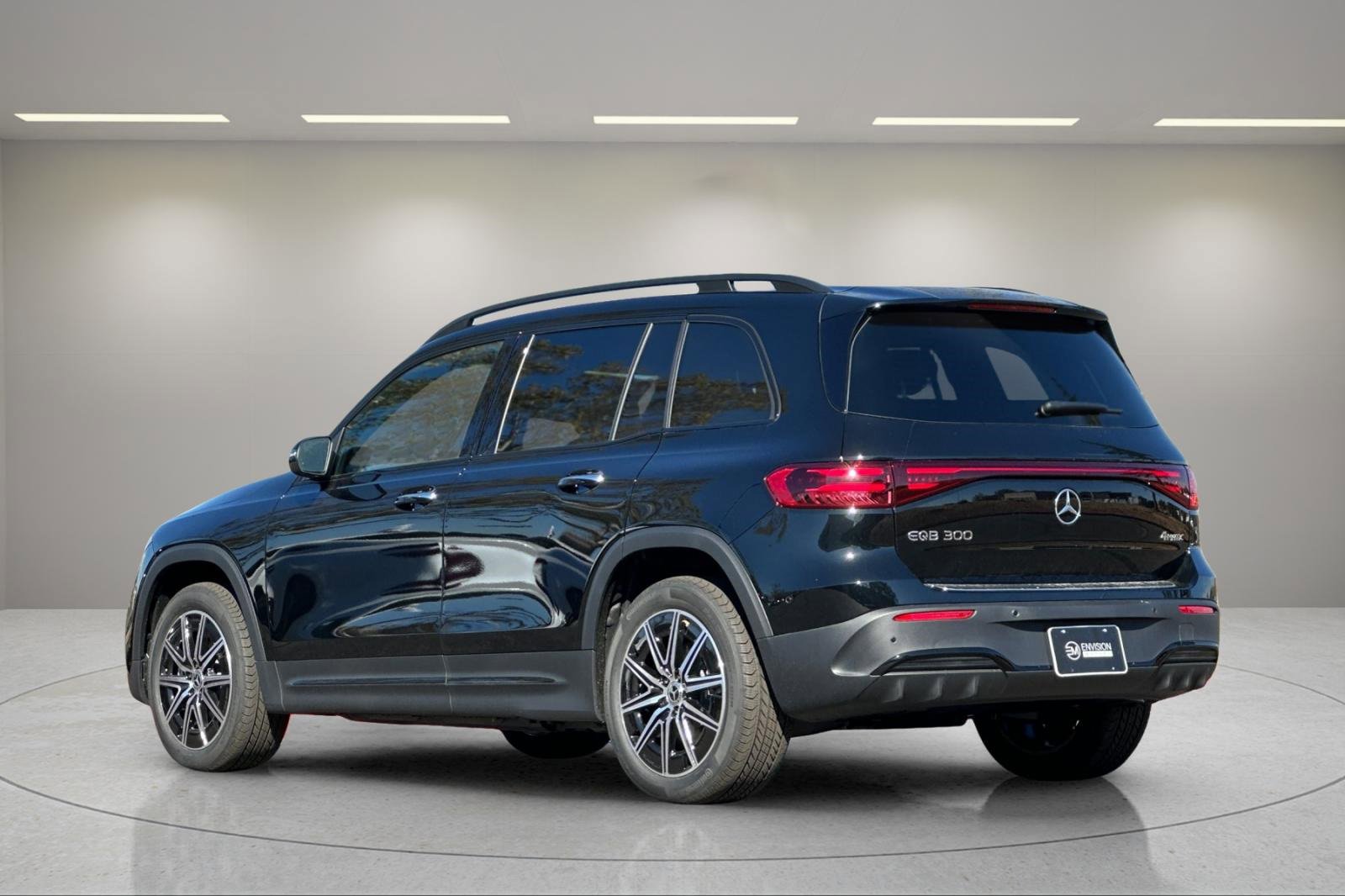 Used 2024 Mercedes-Benz EQB 300 4MATIC image 6