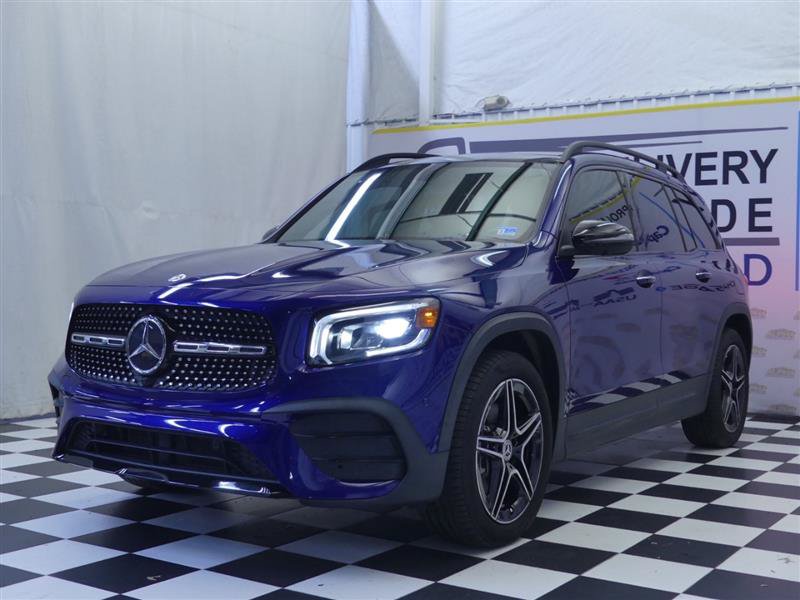 Used 2023 Mercedes-Benz GLB 250 w/ AMG Line image 4