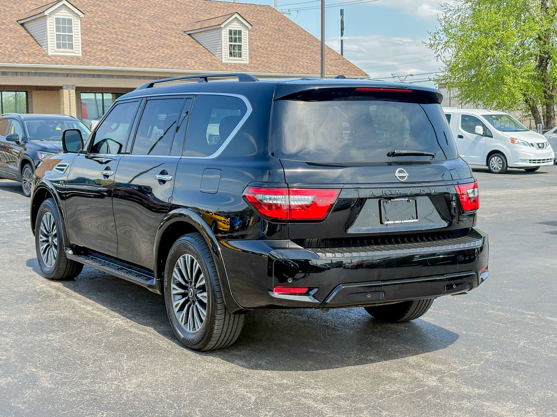 Used 2022 Nissan Armada SL w/ Midnight Edition Package image 12