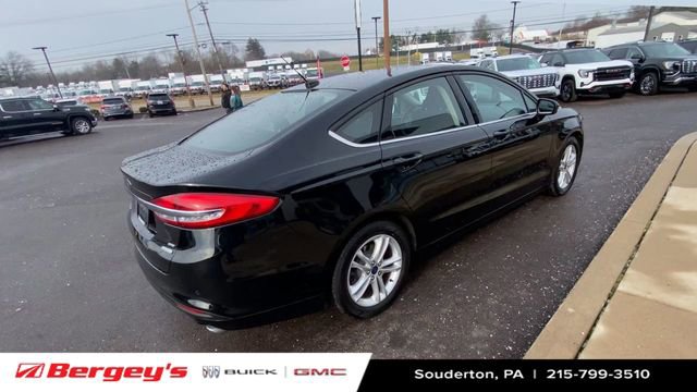 Used 2018 Ford Fusion SE w/ Fusion SE Technology Package image 10