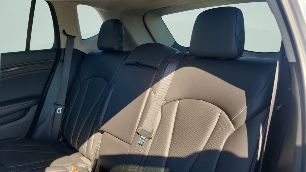Used 2020 Buick Envision Essence image 17