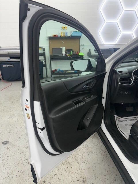 Used 2019 Chevrolet Equinox LT image 11