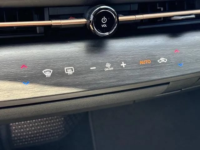 Used 2024 Nissan Ariya AWD image 36