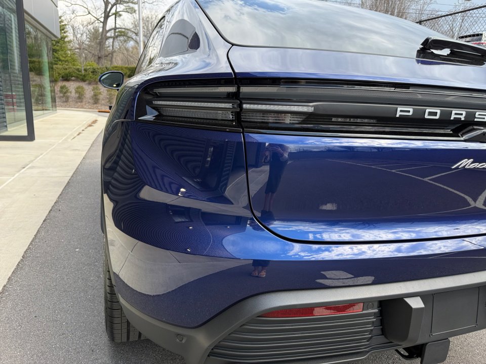 New 2026 Porsche Macan 4 Electric image 14