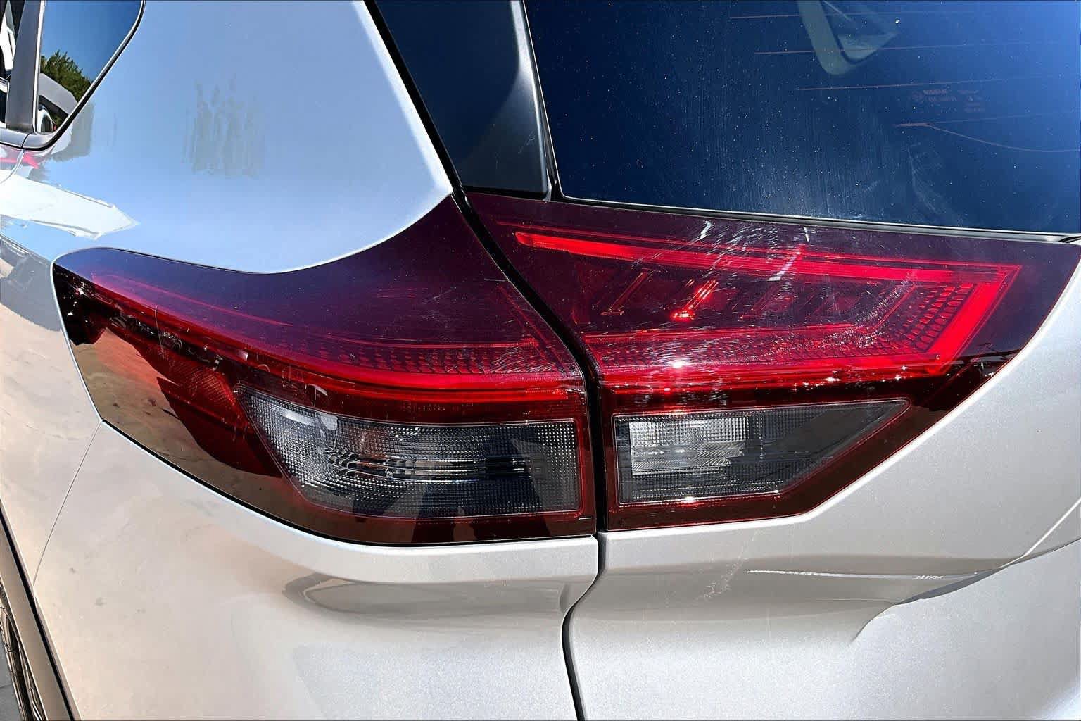 Used 2023 Nissan Rogue SV FWD image 27