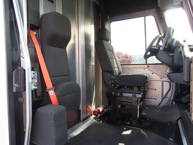 Used 2024 Chevrolet Brightdrop 400 w/ Commercial Equipment Package AWD/4WD image 37