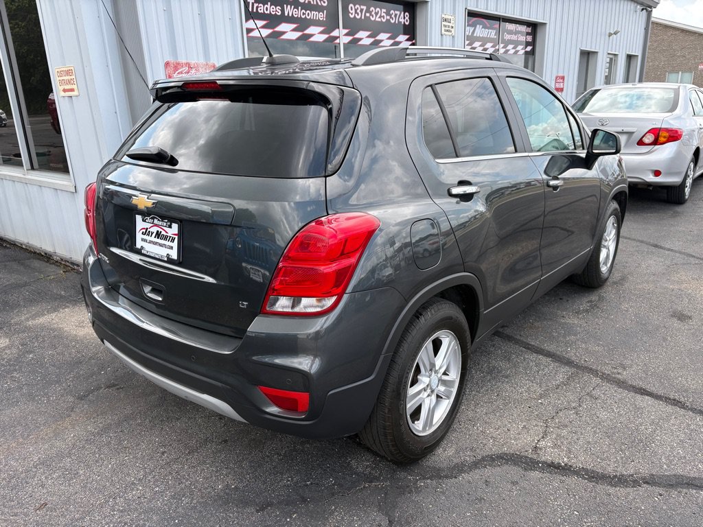 Used 2019 Chevrolet Trax LT w/ Sun & Sound Package FWD image 3