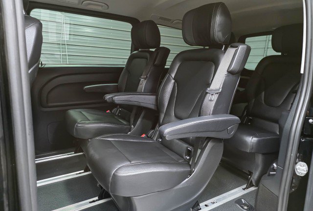 Used 2018 Mercedes-Benz Metris Passenger image 19