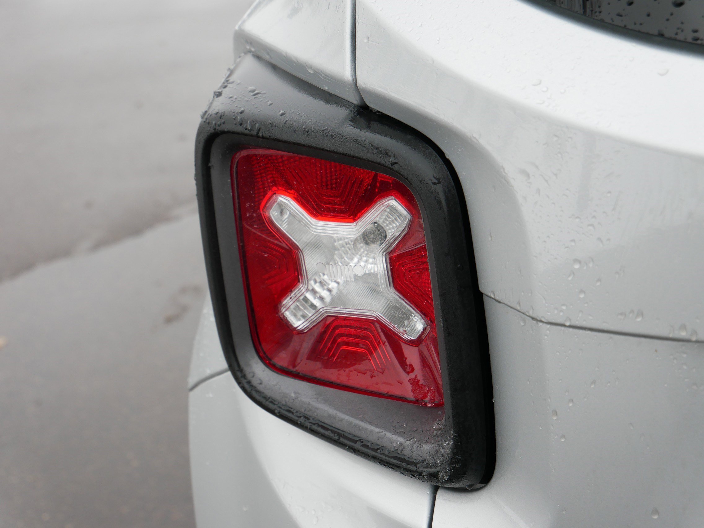 Used 2018 Jeep Renegade Trailhawk image 17