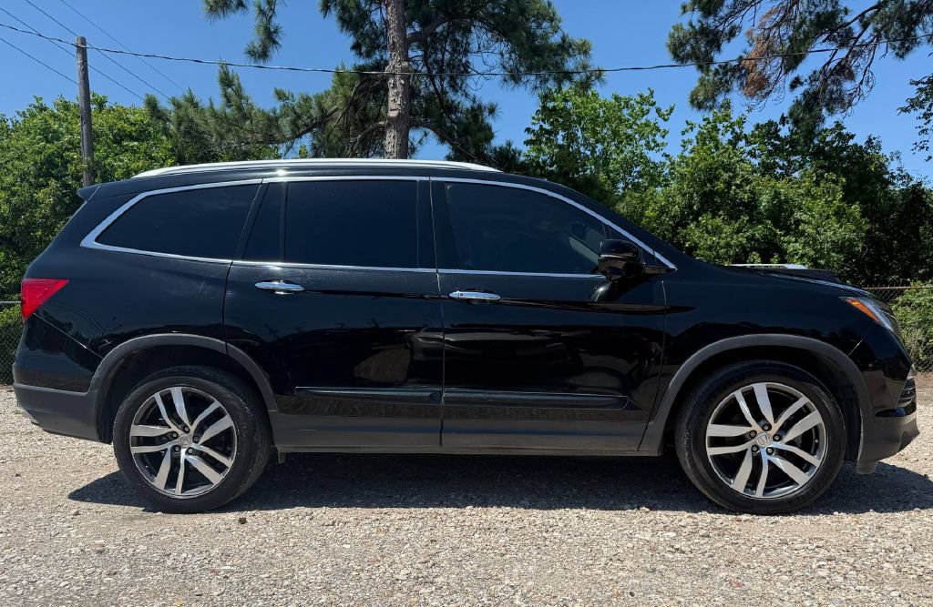 Used 2017 Honda Pilot Touring image 4