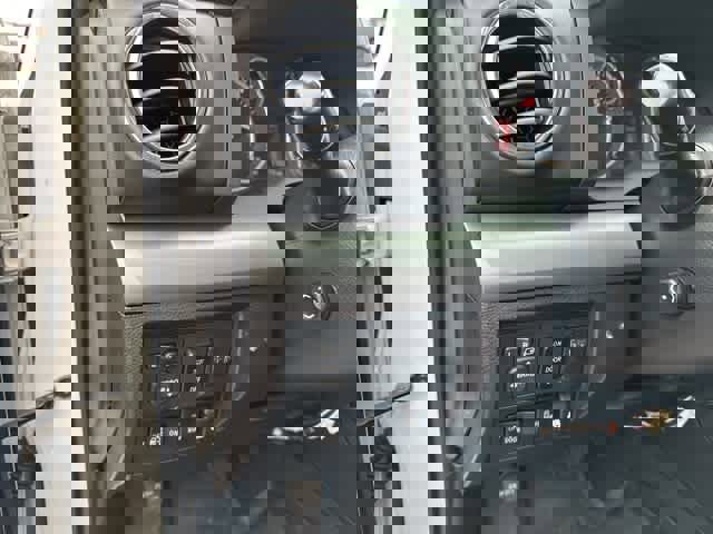 Used 2014 Toyota Tundra Platinum image 9