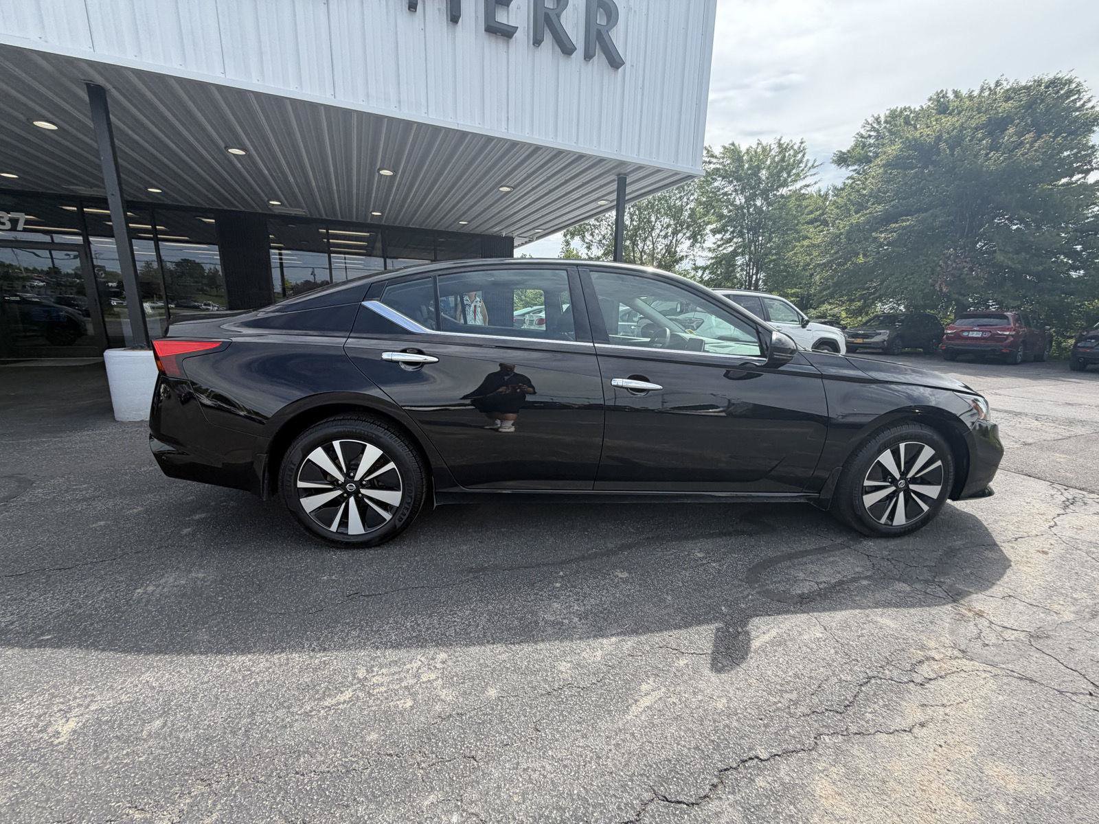 Used 2019 Nissan Altima 2.5 SL AWD/4WD image 8
