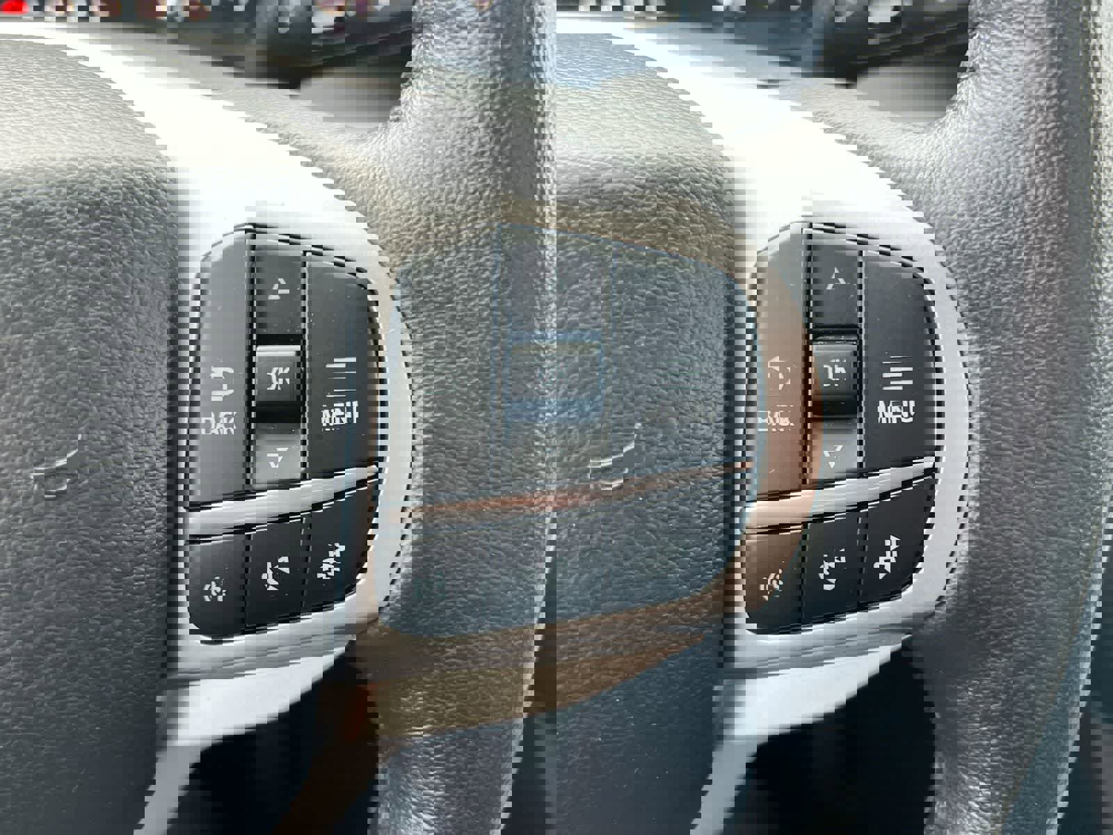 Used 2022 Ford Explorer XLT w/ Equipment Group 202A AWD/4WD image 24