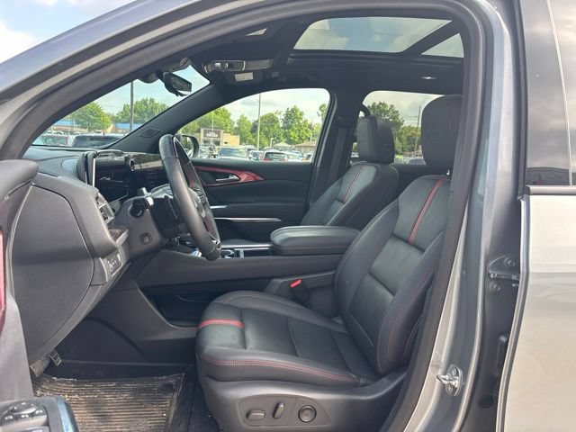 Used 2024 Chevrolet Traverse RS w/ LPO, Floor Liner Package FWD image 13
