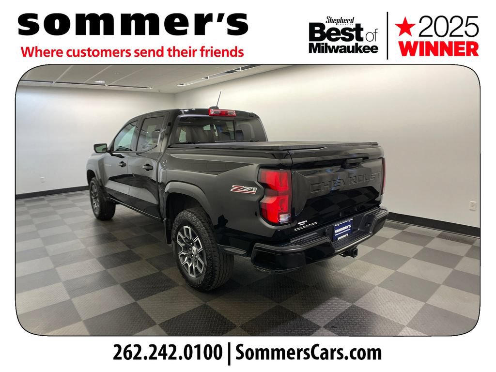 Used 2023 Chevrolet Colorado Z71 w/ Z71 Convenience Package 2 AWD/4WD image 3