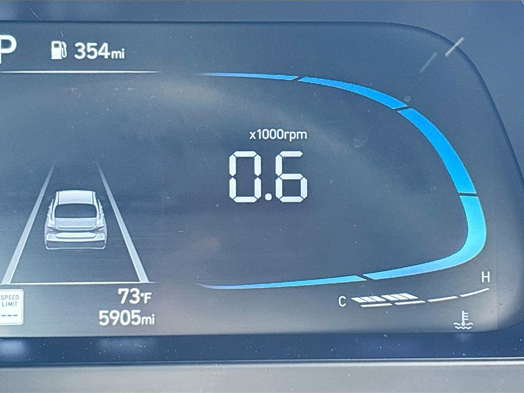 Certified 2025 Hyundai Elantra Sport image 12