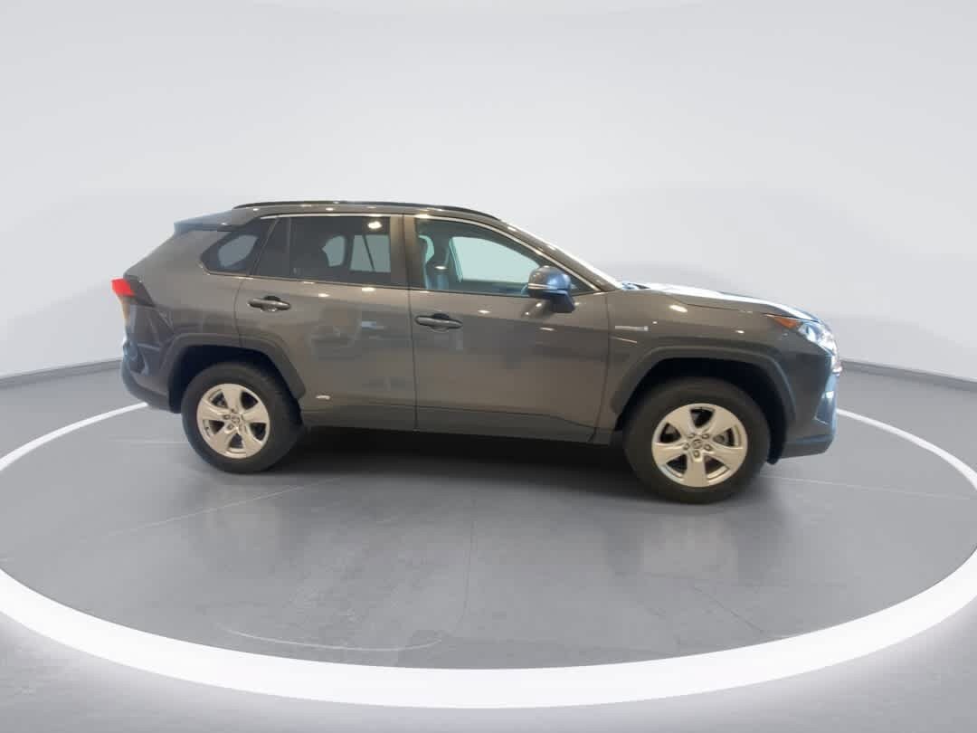 Used 2021 Toyota RAV4 XLE AWD/4WD image 9