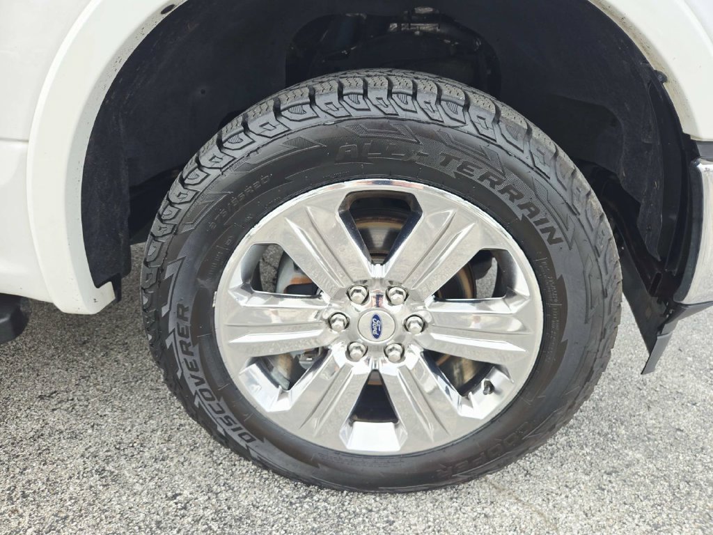 Used 2019 Ford F150 Lariat w/ Equipment Group 502A Luxury AWD/4WD image 19
