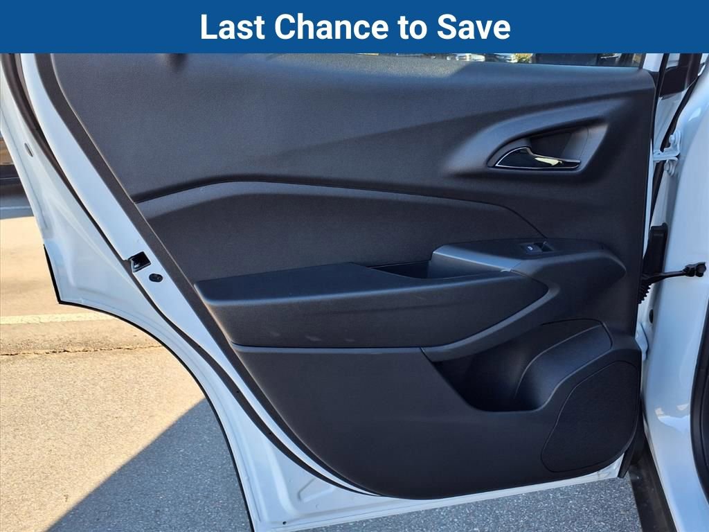 New 2025 Chevrolet Trax LT w/ Driver Confidence Package image 19