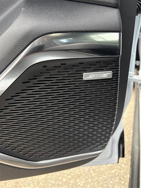 New 2026 Chevrolet Traverse RS image 15