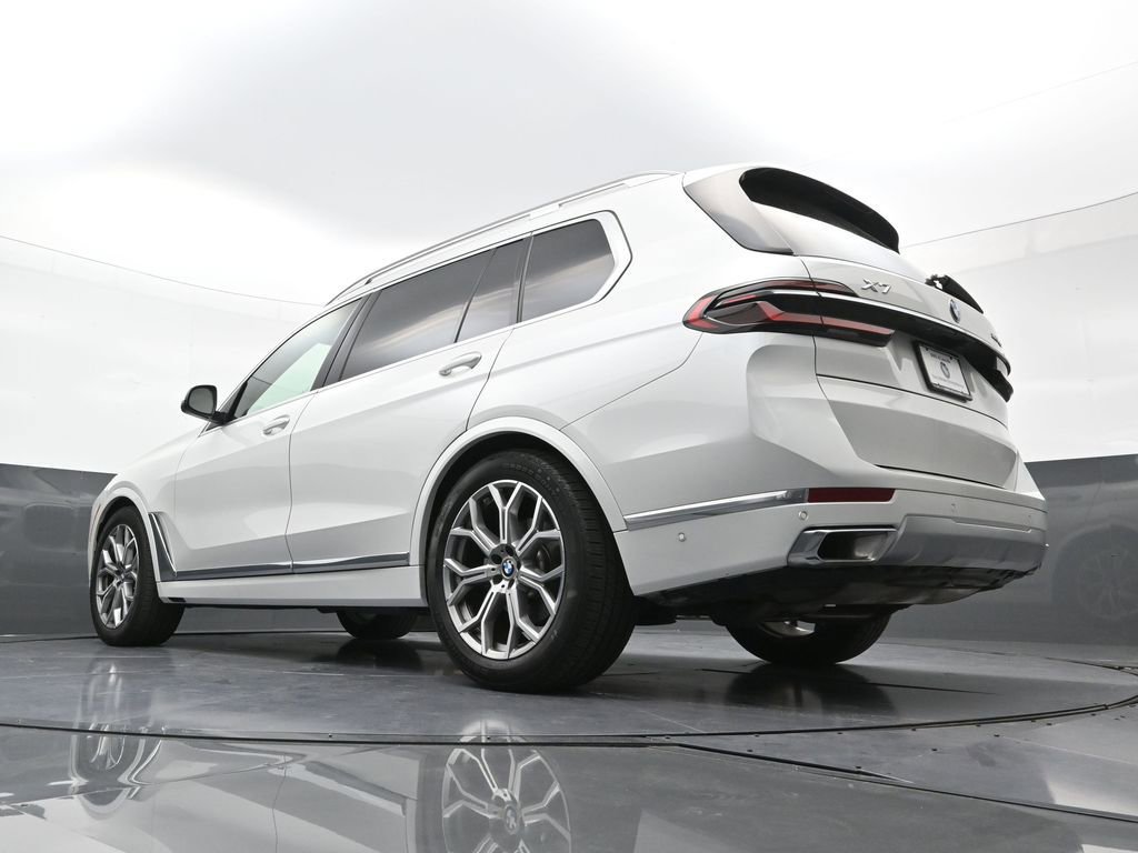 Used 2026 BMW X7 xDrive40i AWD/4WD image 27