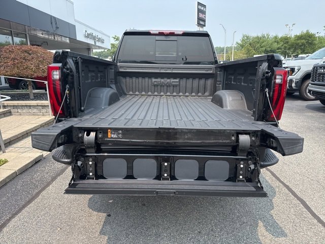 Used 2025 GMC Sierra 2500 Denali w/ Technology Package image 30