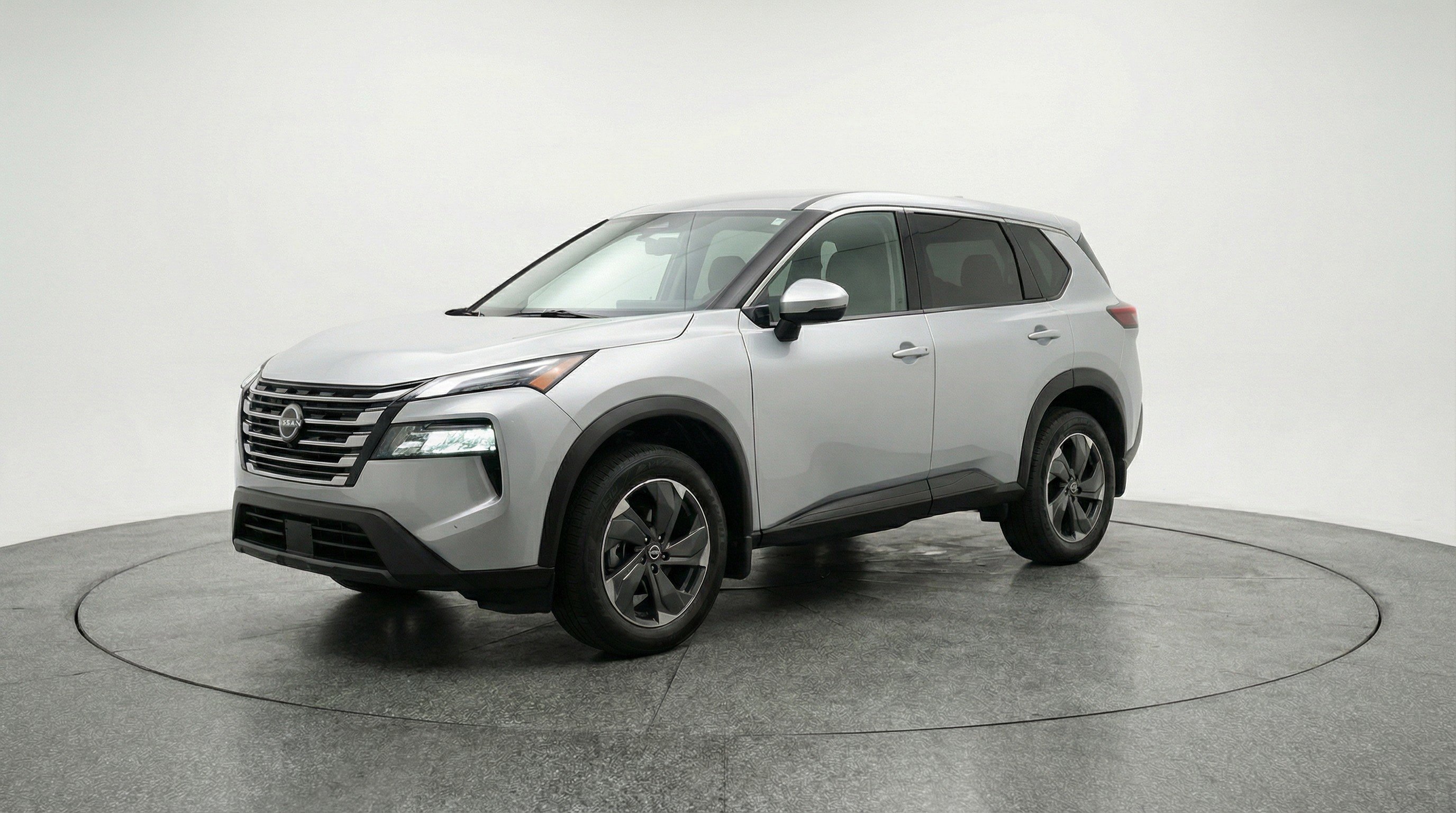 Used 2025 Nissan Rogue SV image 3