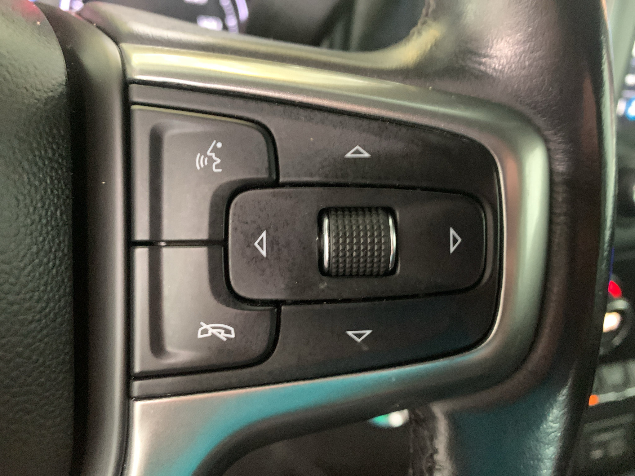 Used 2020 Chevrolet Silverado 1500 LT w/ All-Star Edition AWD/4WD image 19