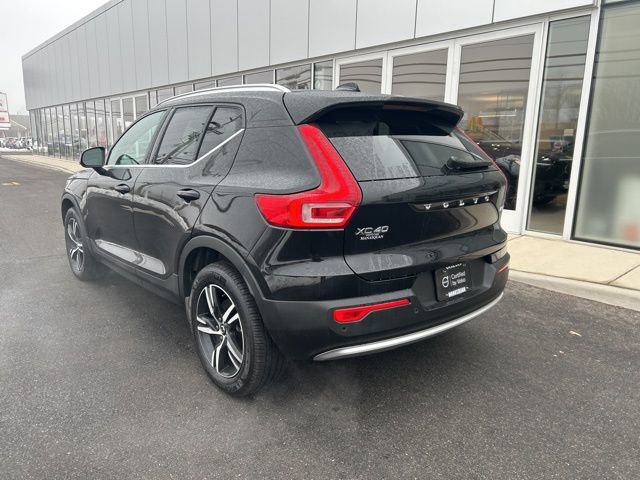 Certified 2025 Volvo XC40 B5 Core image 3