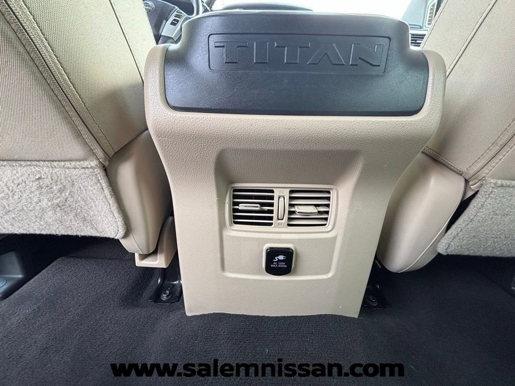Used 2017 Nissan Titan SV image 11