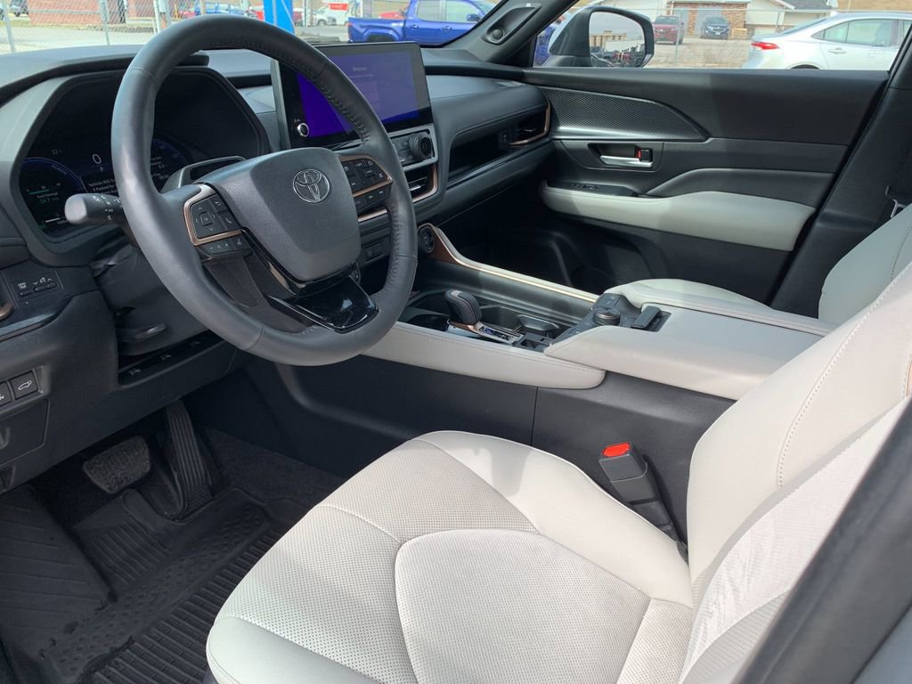 Used 2024 Toyota Grand Highlander MAX Platinum image 11