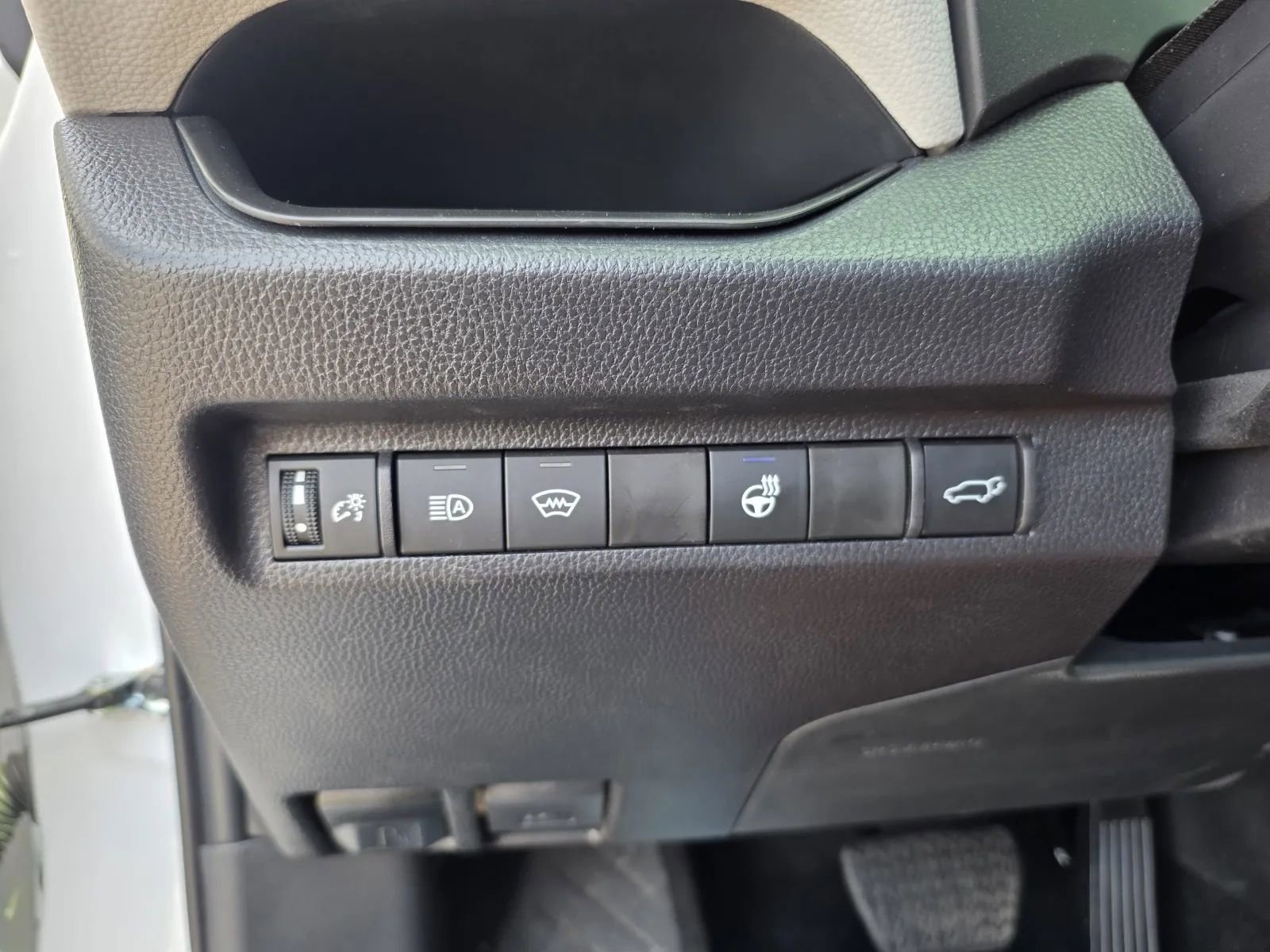 Used 2025 Toyota RAV4 XLE Premium w/ Weather Package image 23