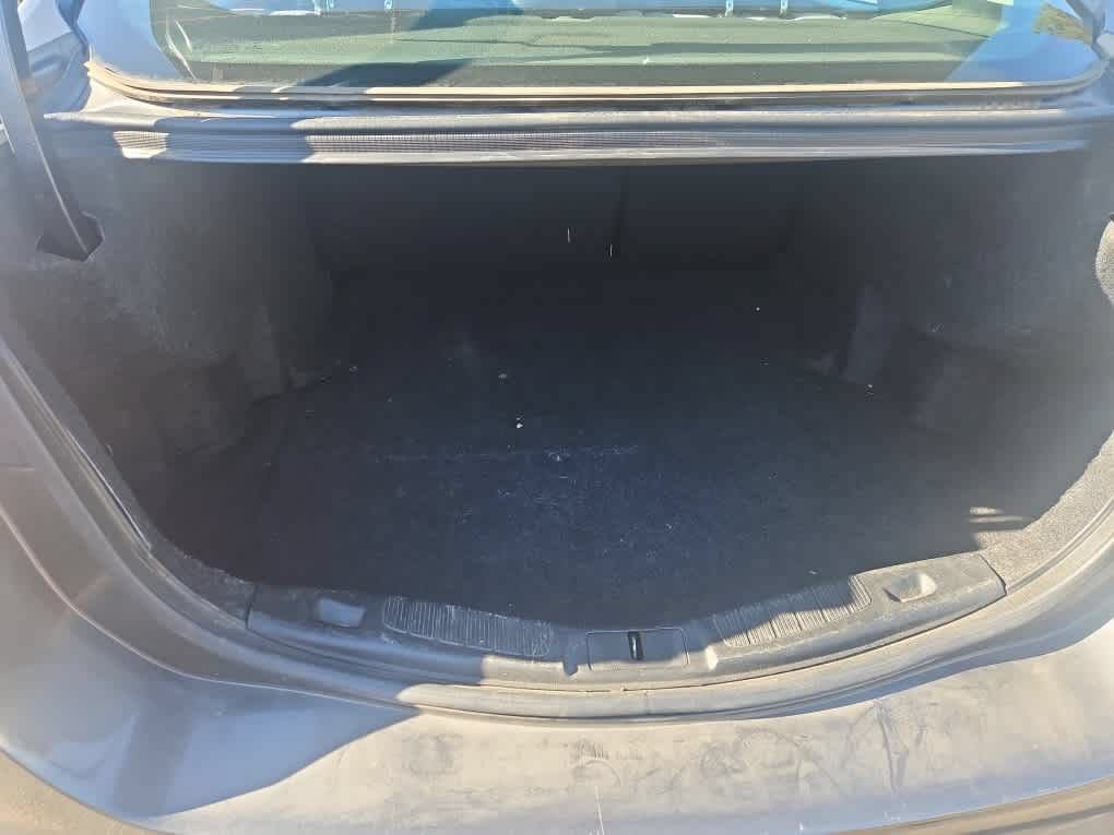 Used 2017 Ford Fusion SE FWD image 8