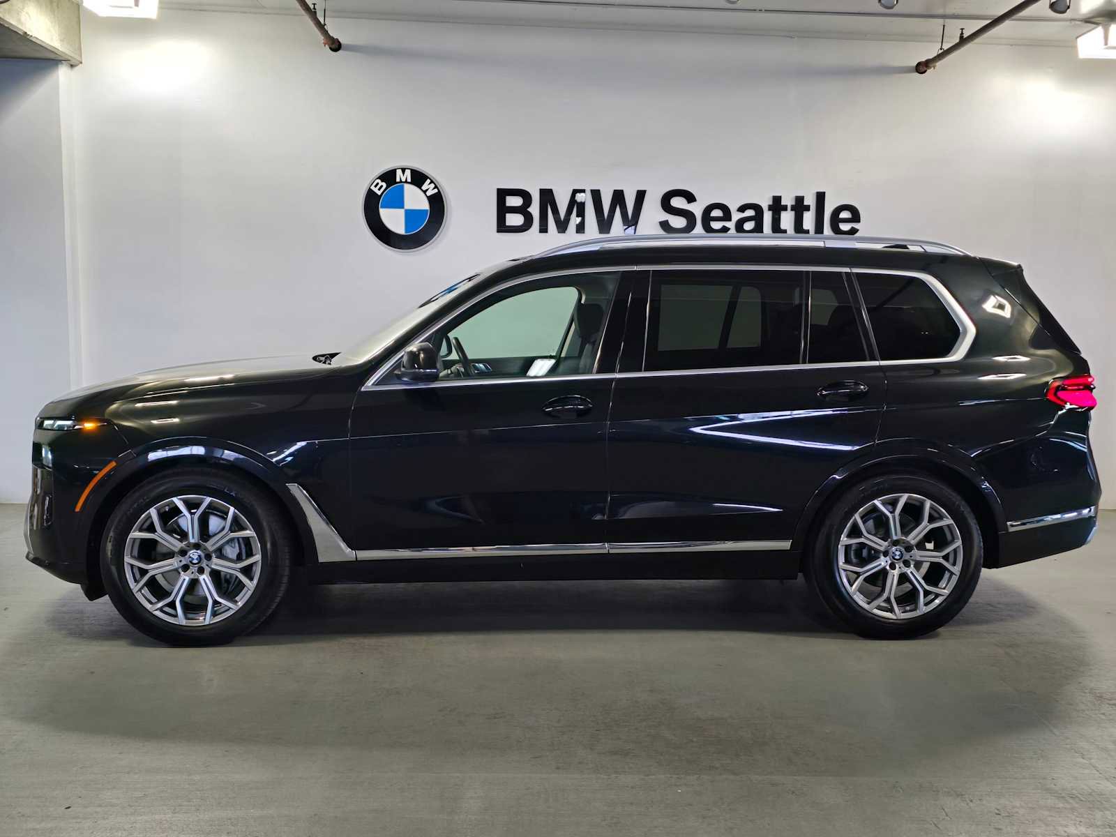 Used 2023 BMW X7 xDrive40i image 3