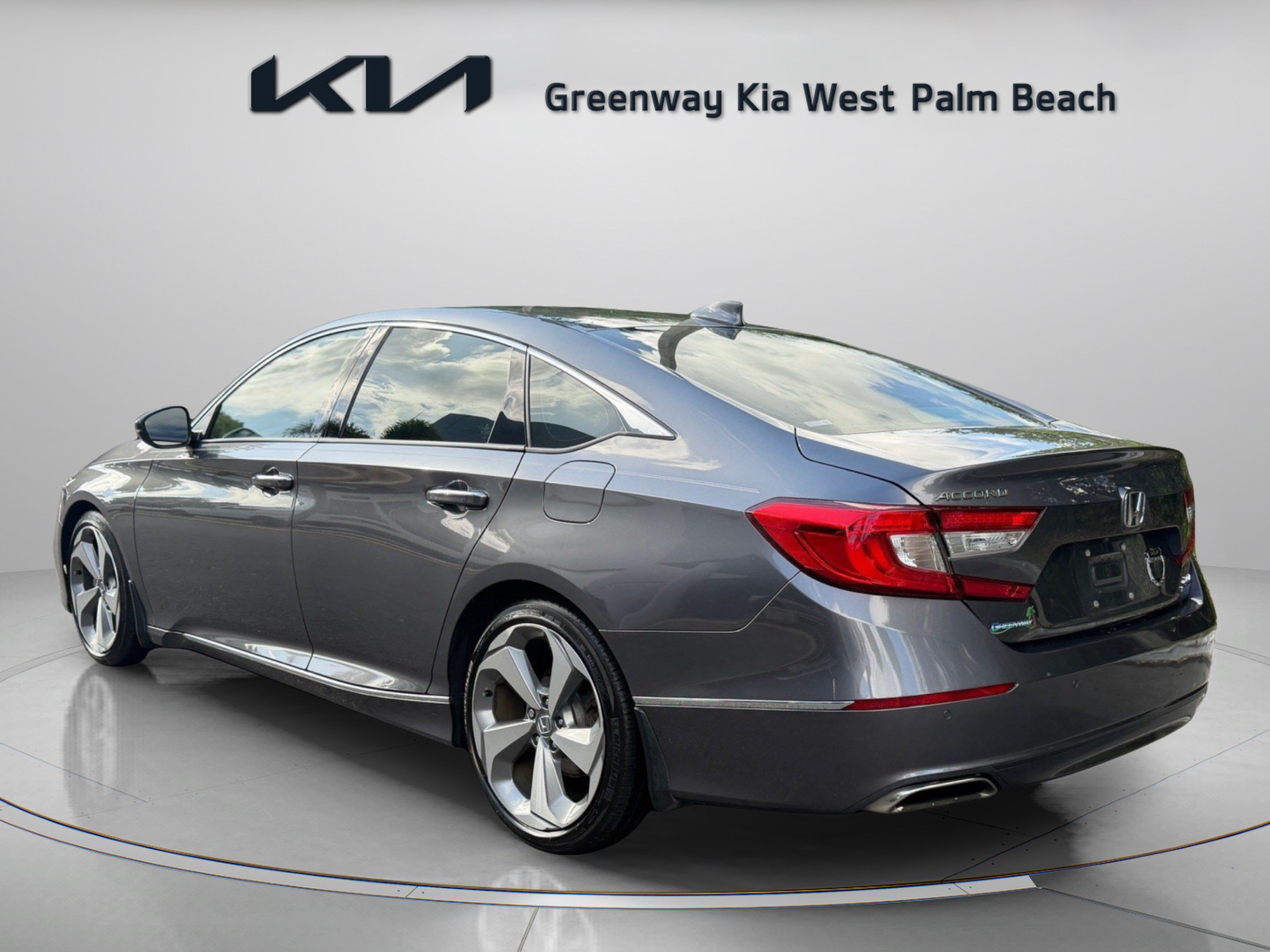 Used 2019 Honda Accord Touring image 5