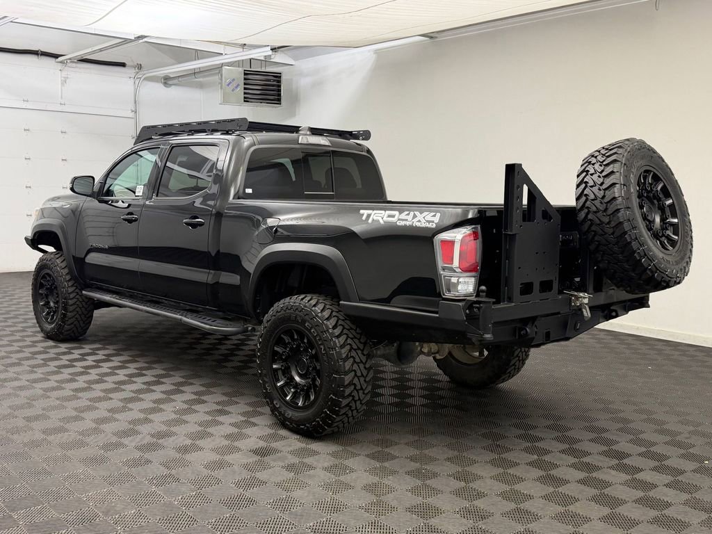 Used 2023 Toyota Tacoma TRD Off-Road w/ Technology Package AWD/4WD image 3