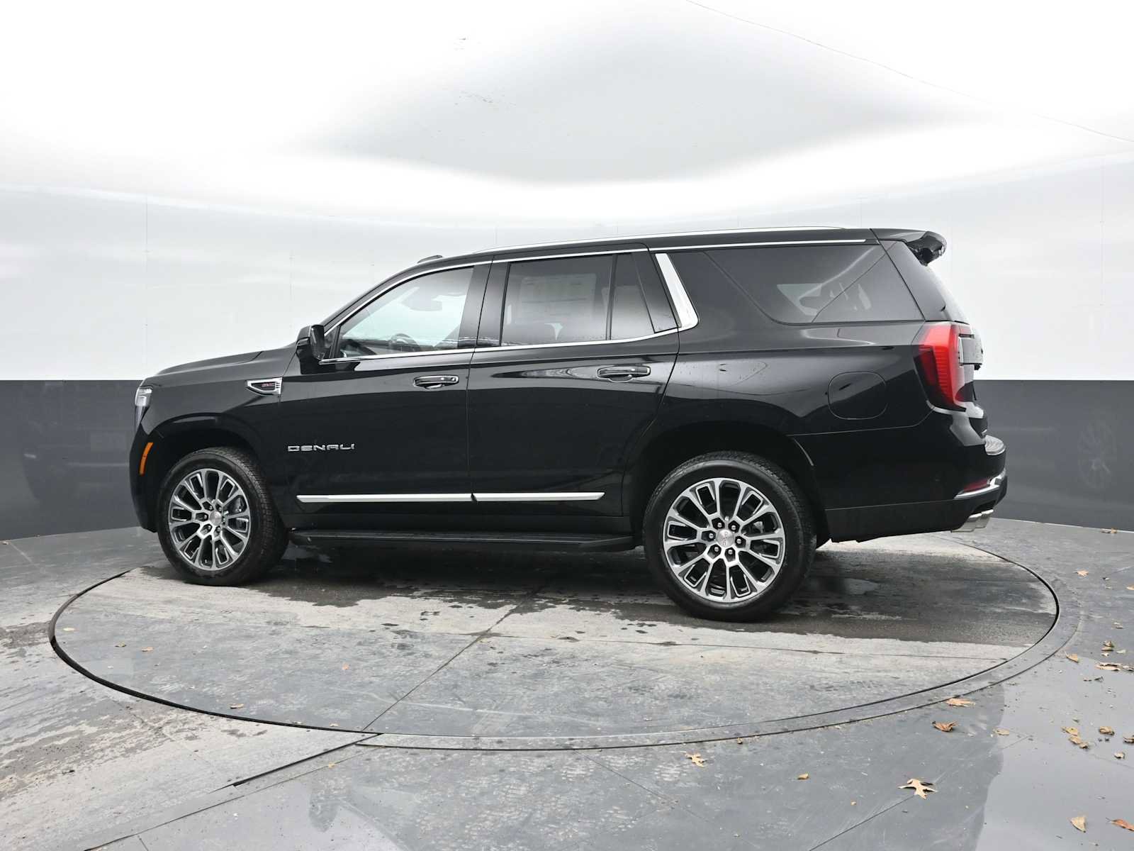 New 2026 GMC Yukon Denali image 3