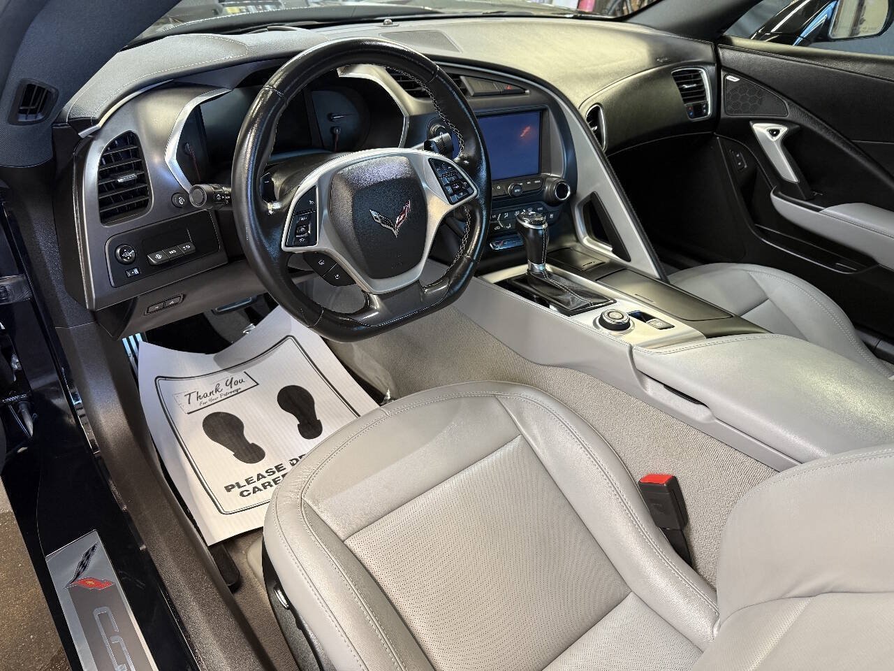 Used 2017 Chevrolet Corvette Stingray Coupe RWD image 4