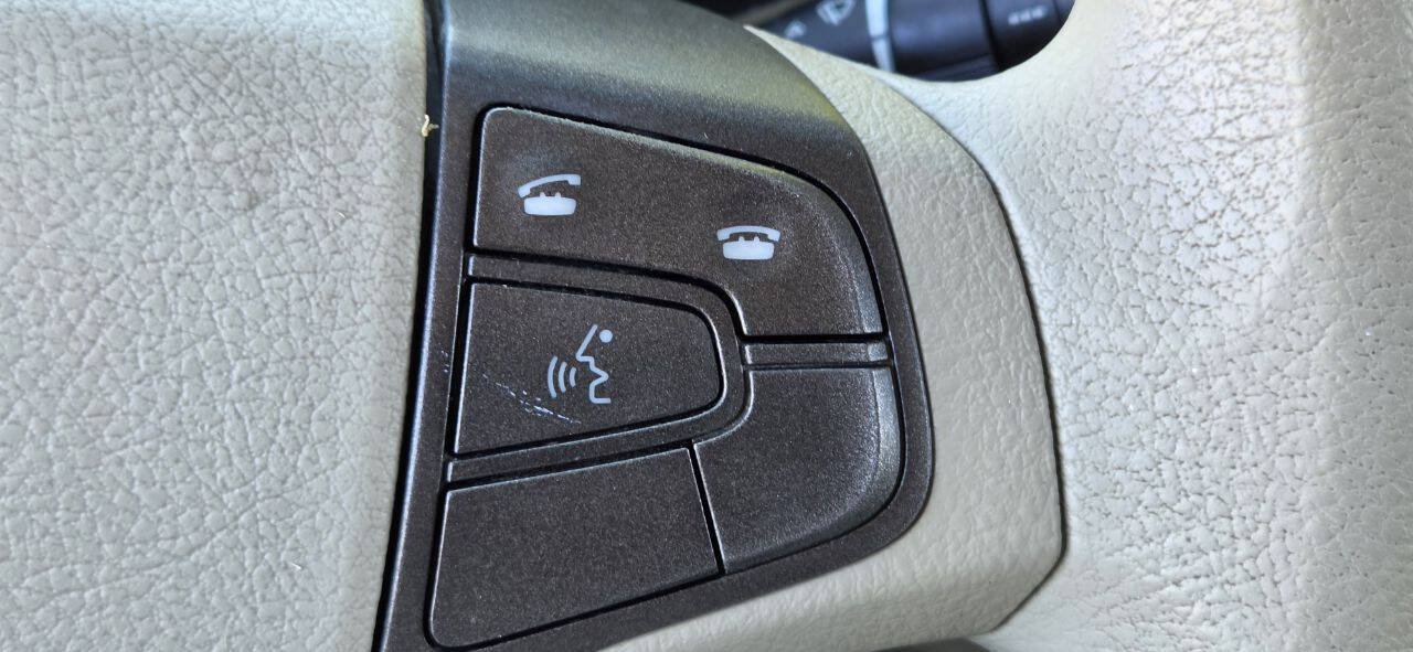 Used 2011 Toyota Sienna LE FWD image 26