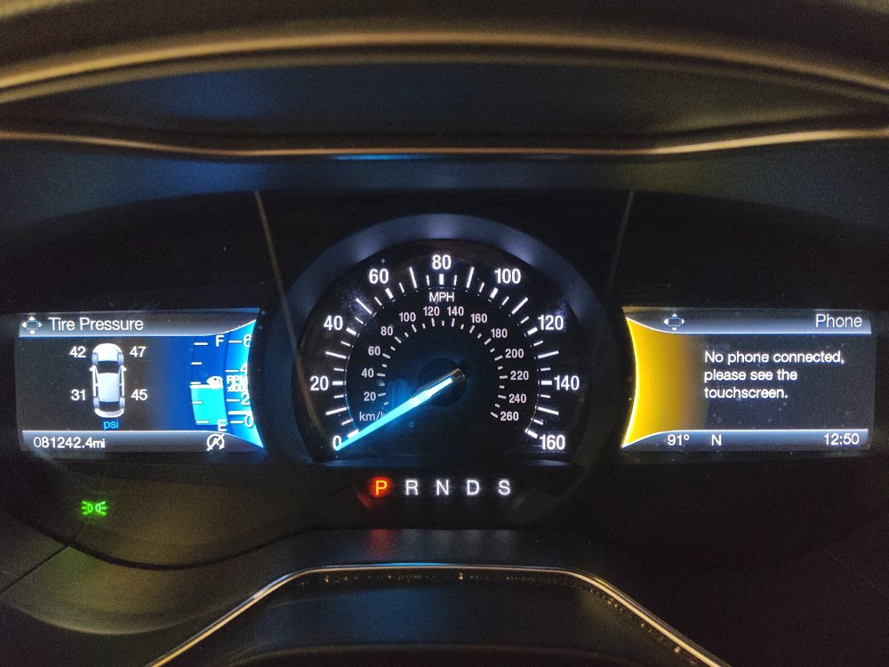 Used 2018 Ford Fusion SE w/ Fusion SE Technology Package FWD image 25